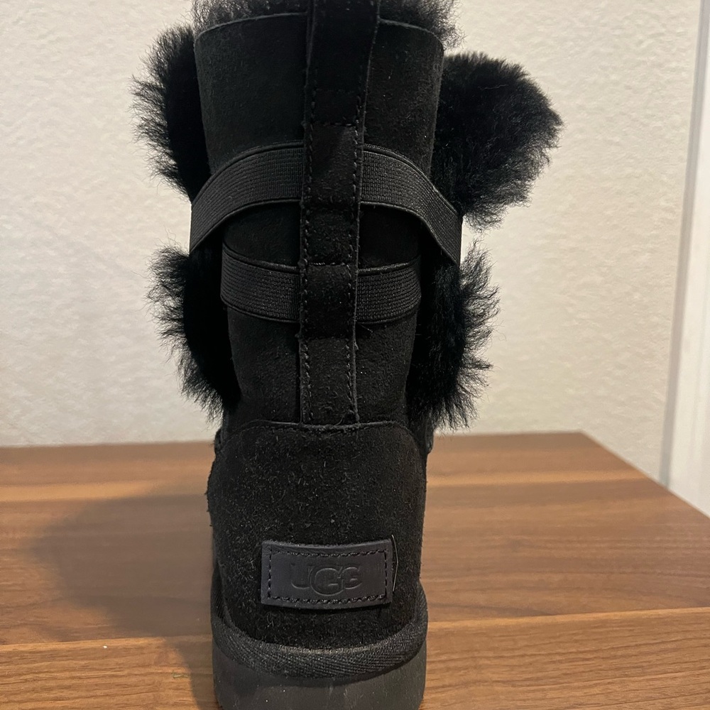 UGG Black Winter Boots with Shearling Lining - Picture 4 of 4
